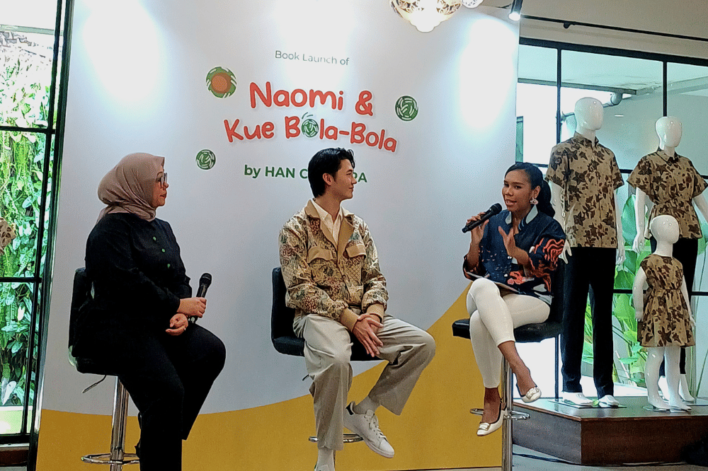 Talkshow saat peluncuran buku anak Naomi & Kue Bola-Bola