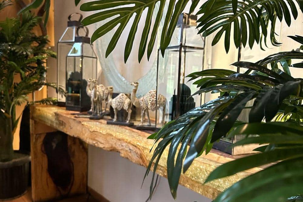 8 Cafe Rooftop Terdekat Bandung, Oke Banget Pemandangannya!