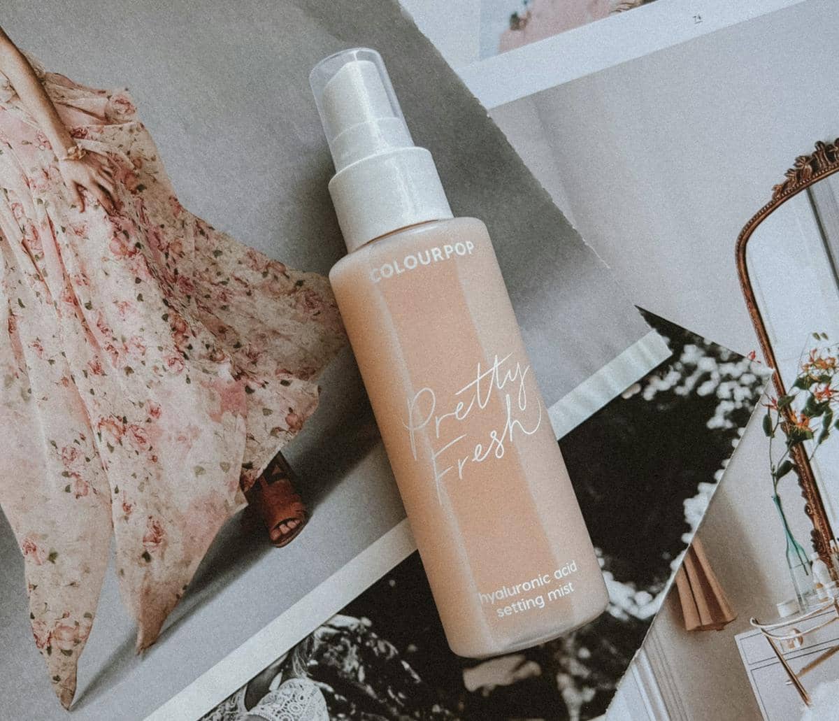 ilustrasi setting spray make up