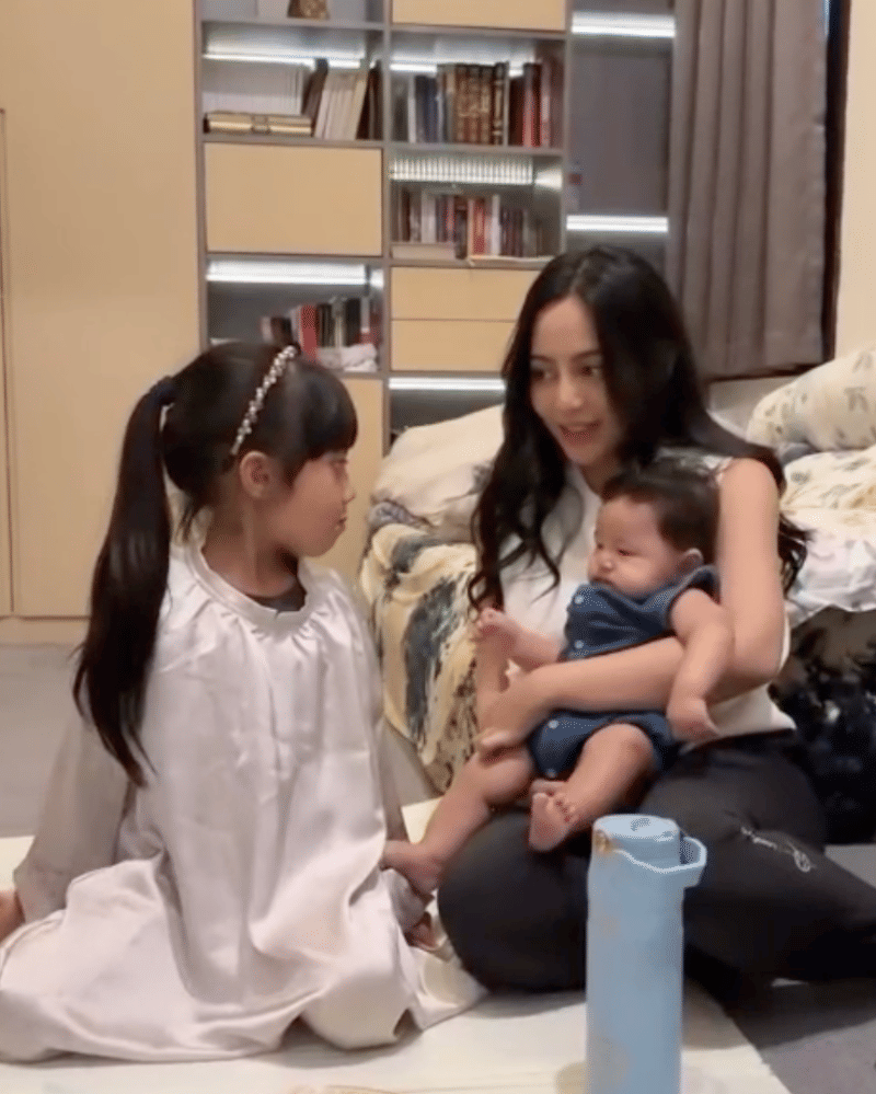 Instagram.com/rachelvennya