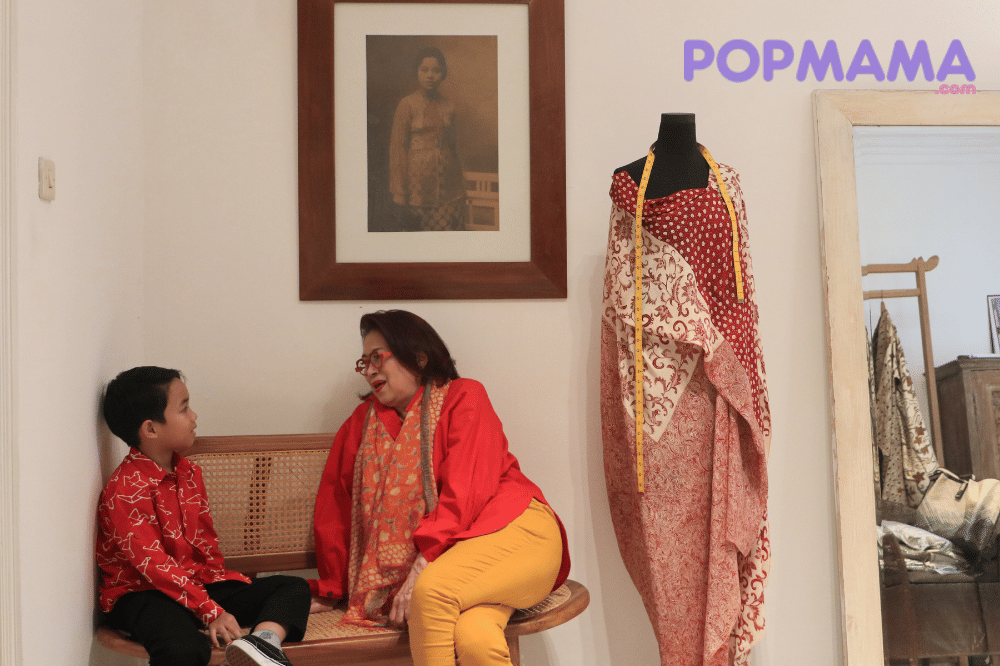 Ibu Carmanita dan Adler penyanyi anak Indonesia