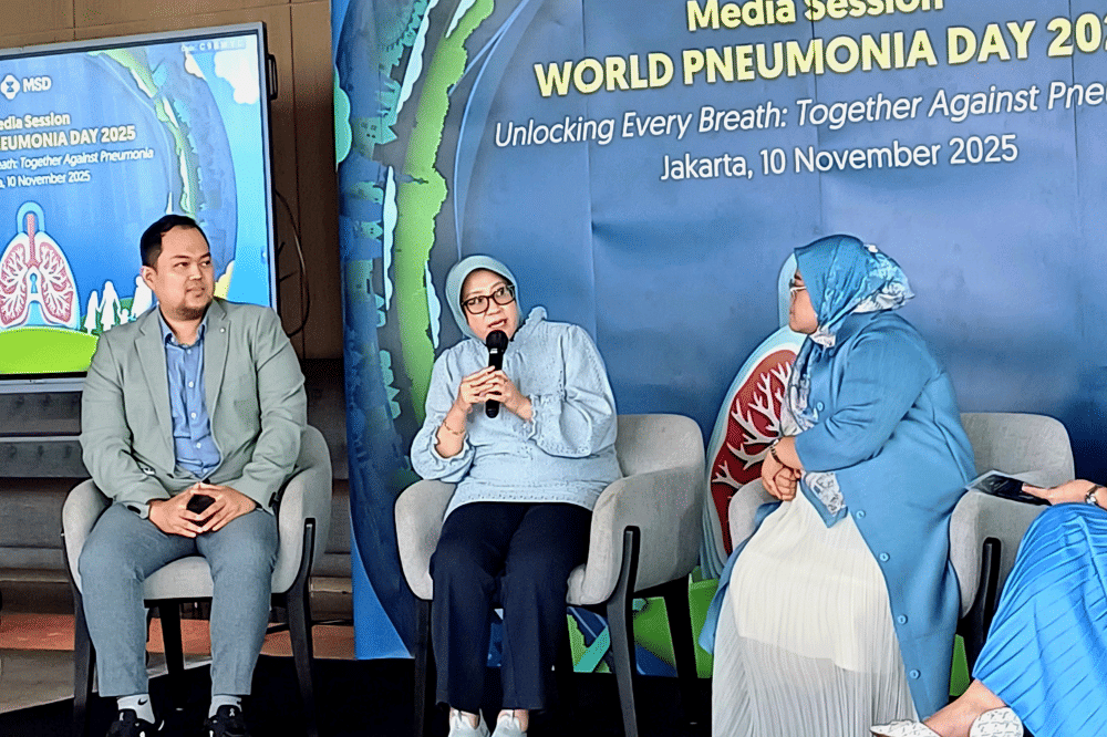 dr. Wahyuni Indawati, Sp.A, Subsp. Respi. saat memaparkan materi