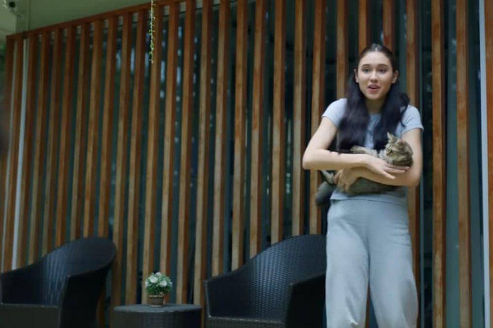 6 Misteri Trailer Film Musuh dalam Selimut 6