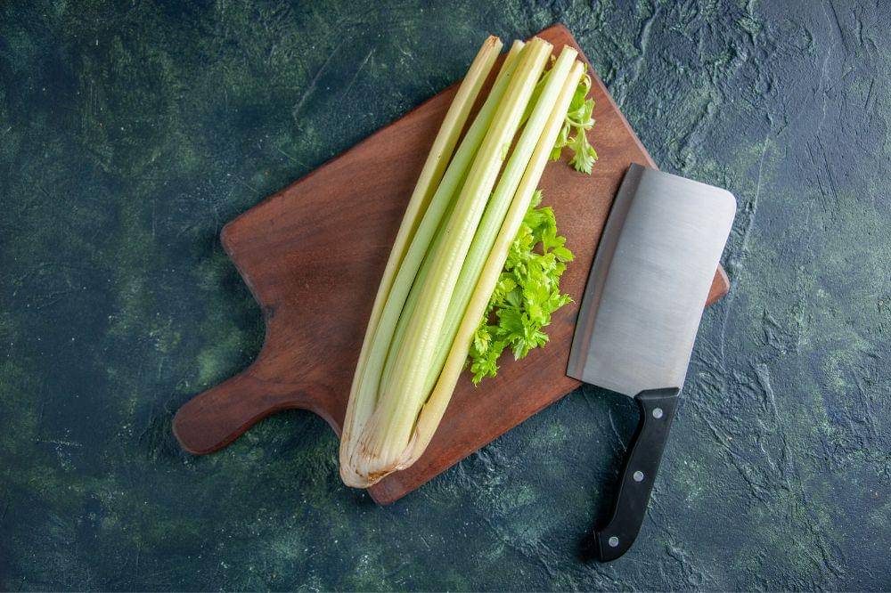 6 Kandungan Daun Seledri untuk Kesehatan Ibu Hamil