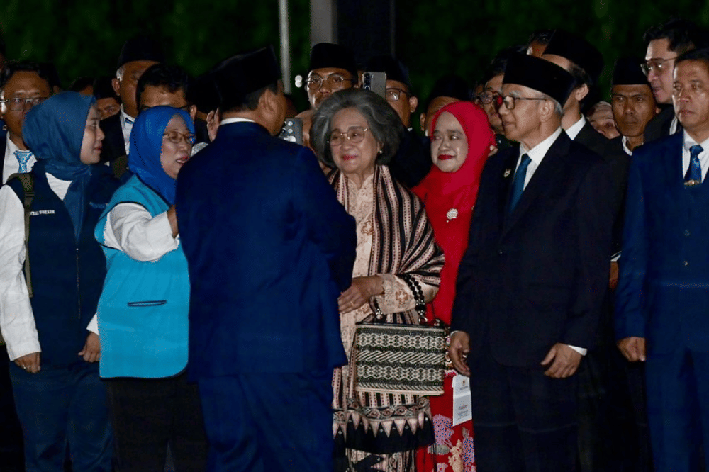 Para hadirin dan petinggi yang mengikuti upacara Ziarah Nasional dan Renungan Suci Hari Pahlawan