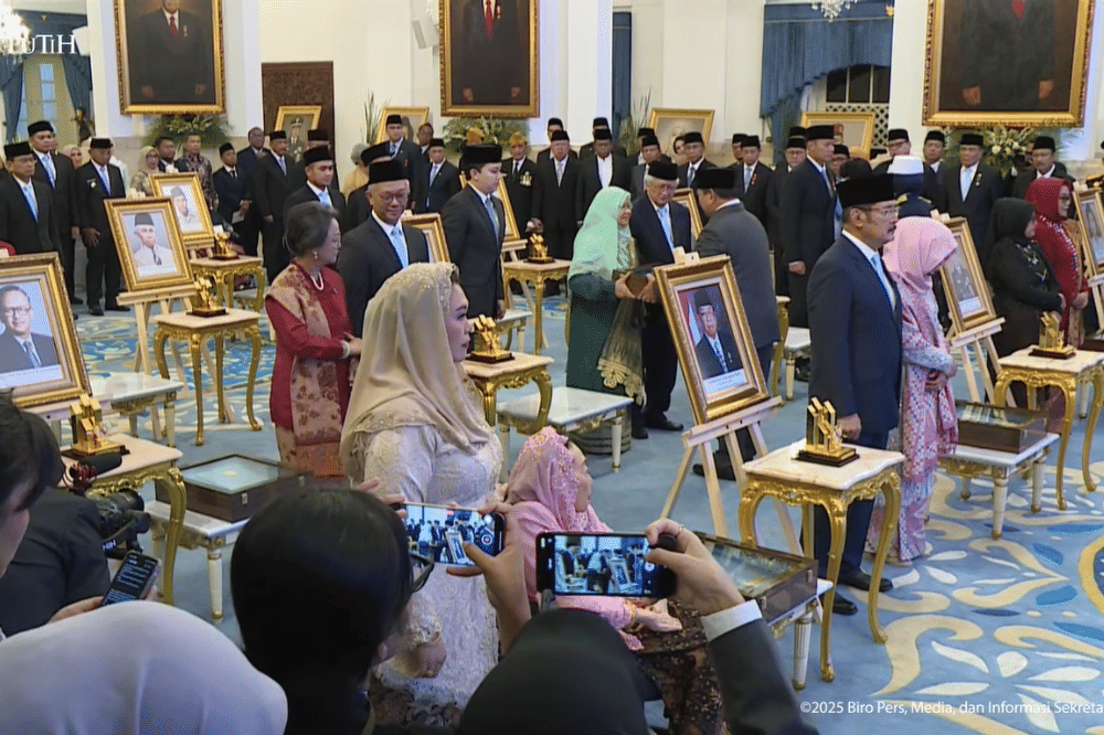 10 Pahlawan Nasional 2025 Beserta Jasanya yang Dibacakan di Istana Negara (6).png