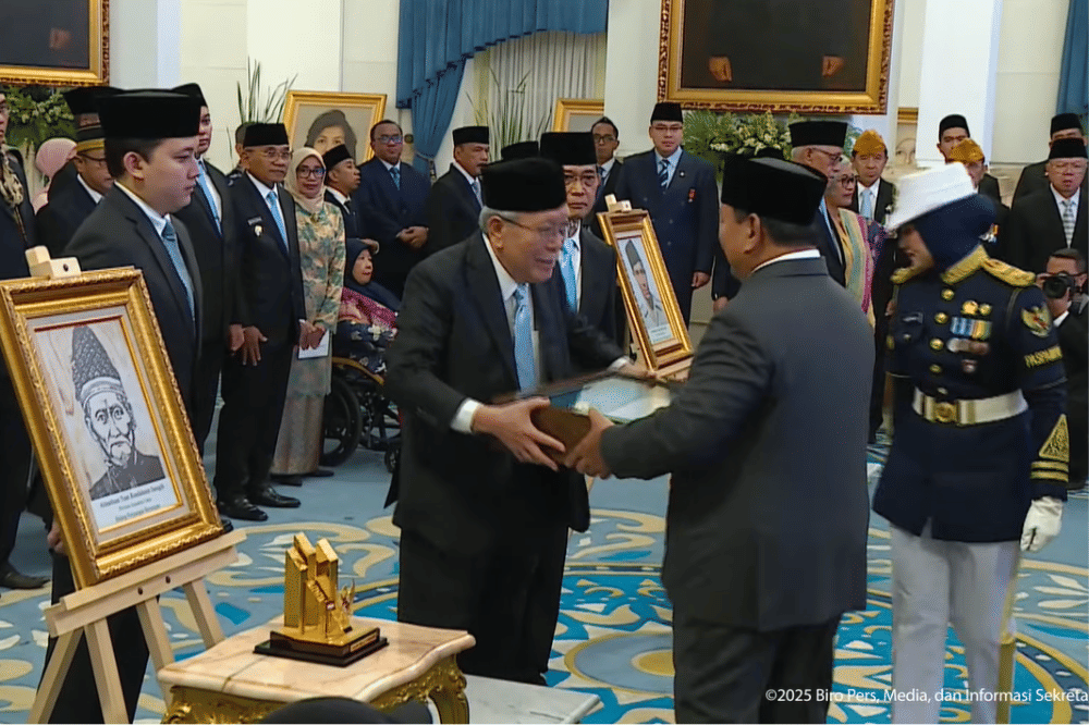 10 Pahlawan Nasional 2025 Beserta Jasanya yang Dibacakan di Istana Negara (10).png