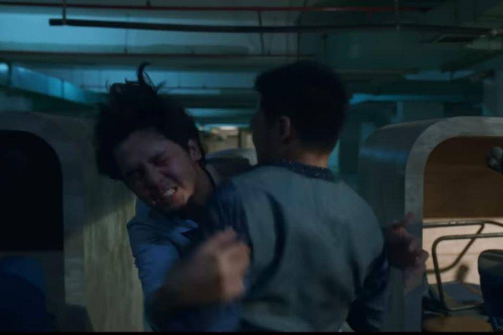 6 Misteri Trailer Film Musuh dalam Selimut 4