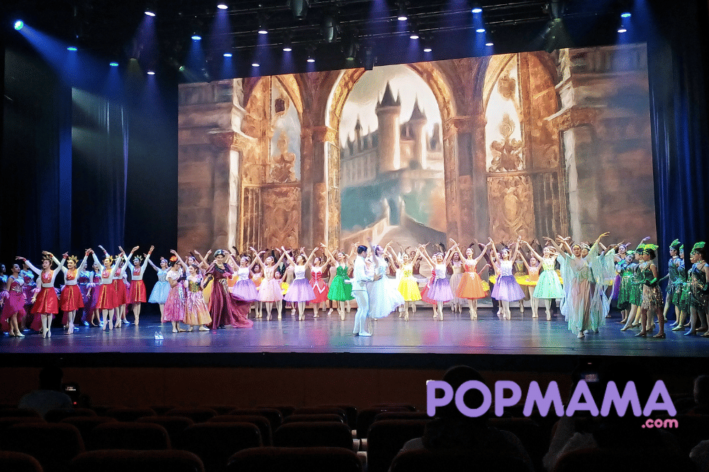 Penampilan Cinderella Ballet Etoile Dance Center dan Ballet Manila