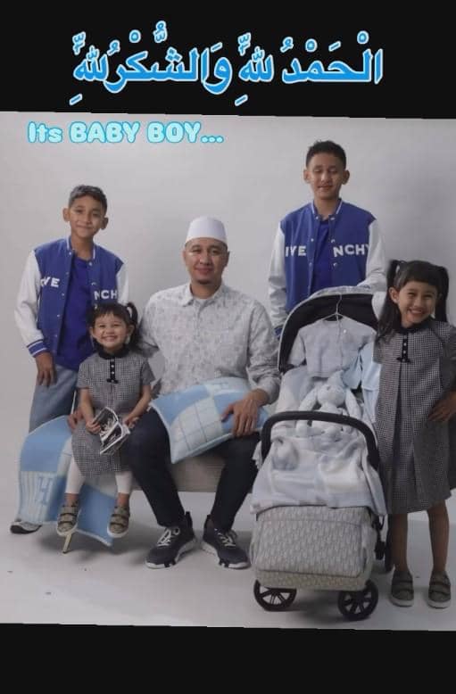 Gender Reveal Kehamilan Ketiga Kartika Putri