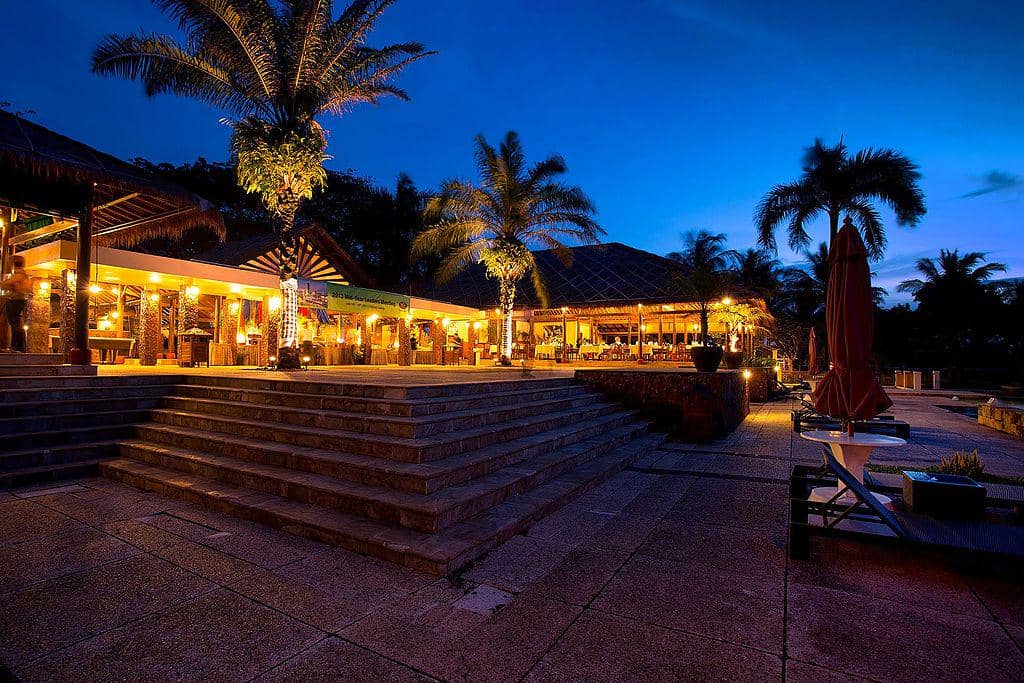 6 Penginapan Dekat Pantai Tanjung Lesung, Tawarkan View Menawan