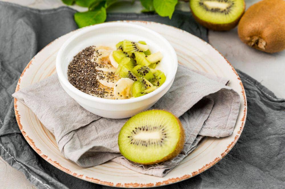 4 Cara Makan Buah Kiwi yang Benar, Bisa Langsung atau Dibuat Resep (4).jpg