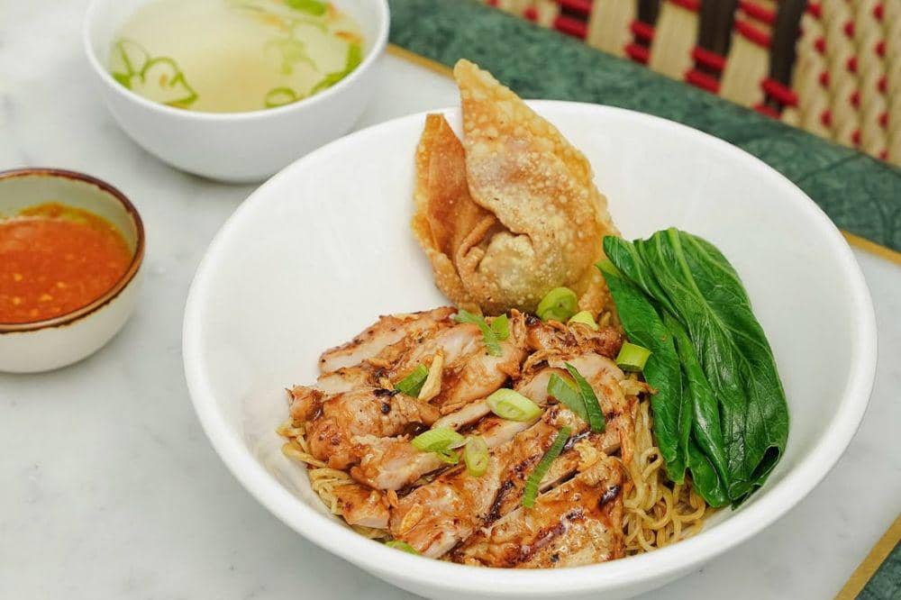 10 Tempat Brunch Terdekat di Seminyak, Bikin Liburan Makin Nikmat (10).jpg