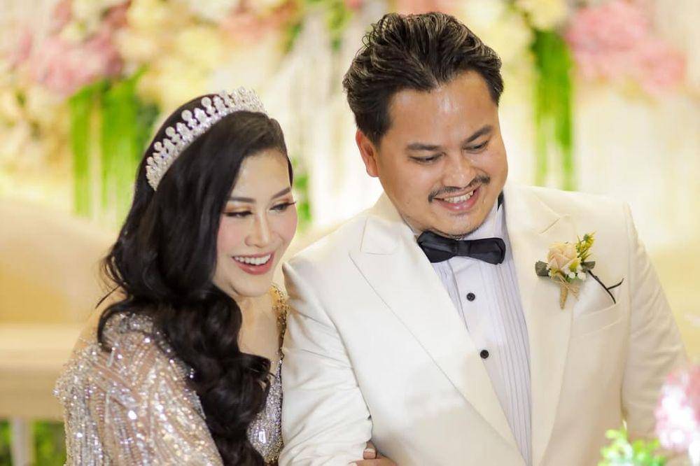 Fakta Kisah Cinta Boiyen dan Suami