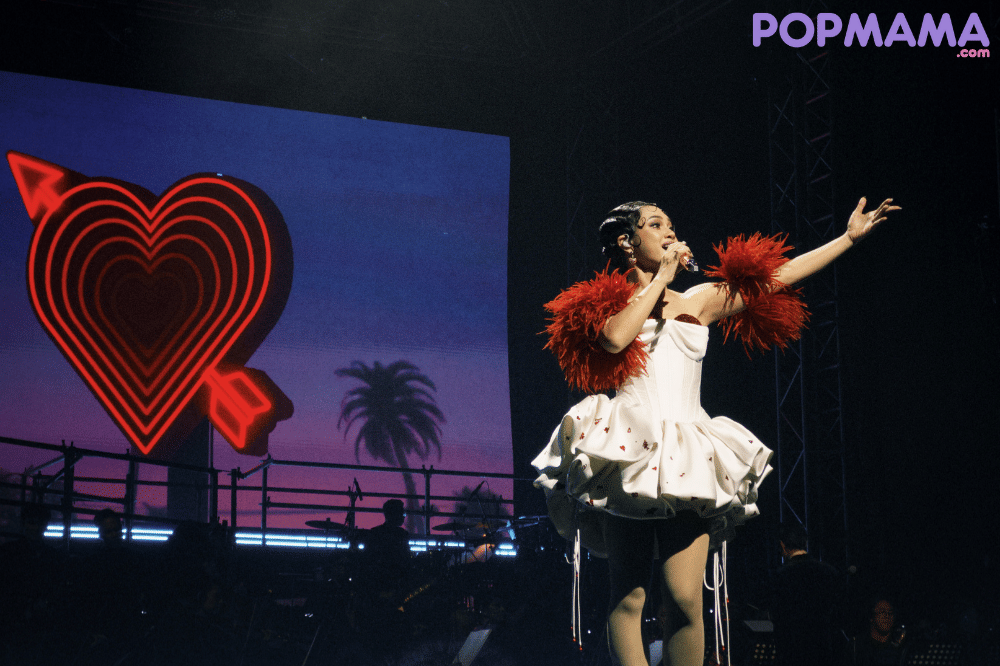 Andien Hadirkan Momen Keluarga yang Menyentuh di Konser Suarasmara