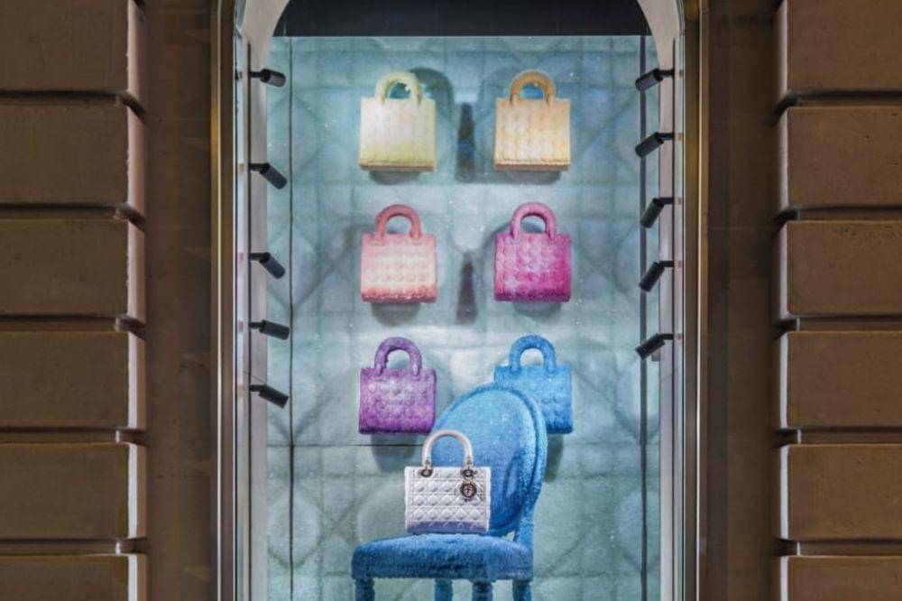 Lady Dior Jadi Kristal Asli, Hasil Kolaborasi yang Wajib Dilihat (2).jpg