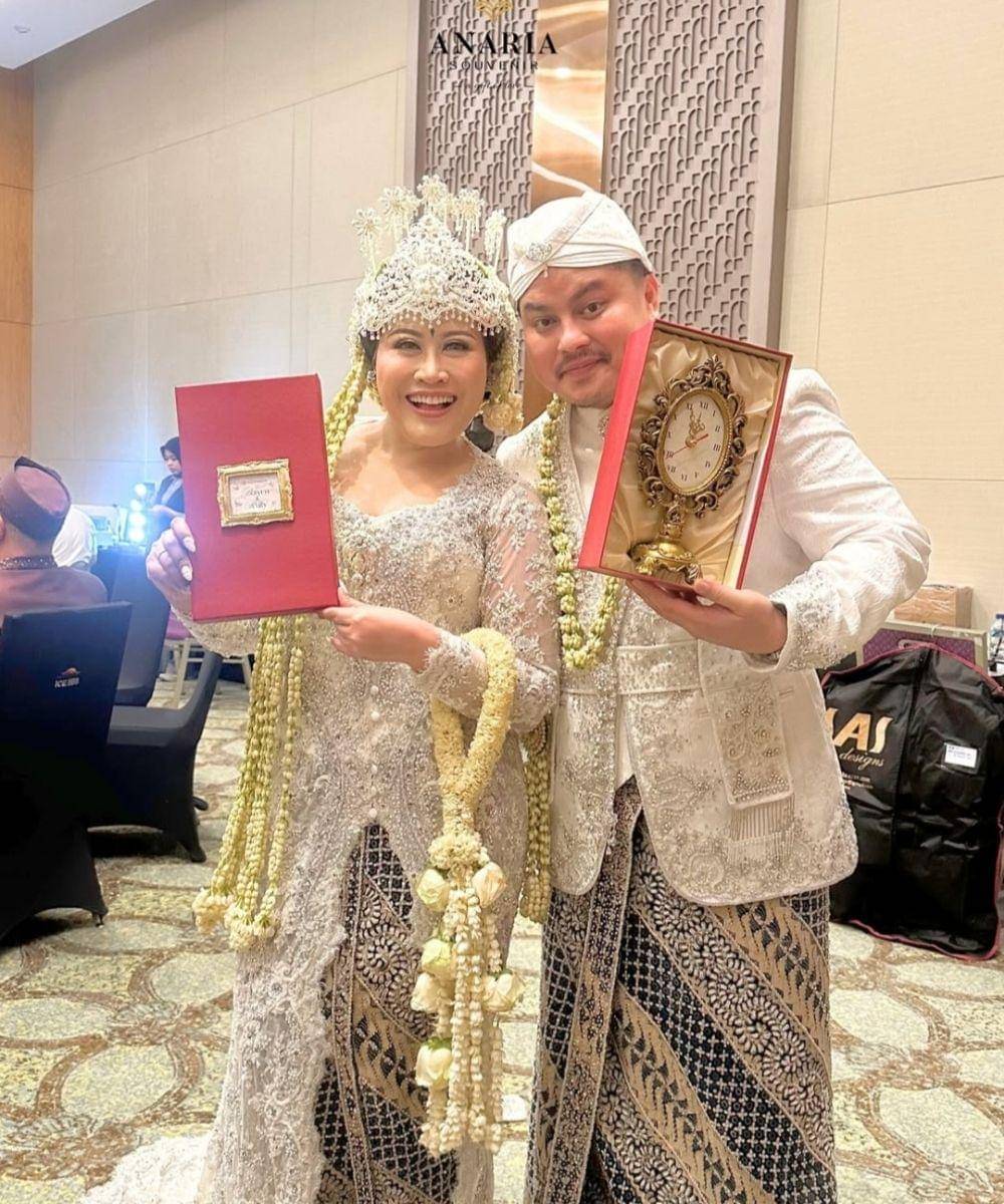 Detail Fashion Boiyen di Hari Pernikahan, Elegan Maksimal! (1).jpg