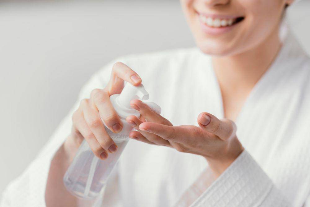 7 Urutan Skincare Pagi yang Tepat Menurut Dermatolog