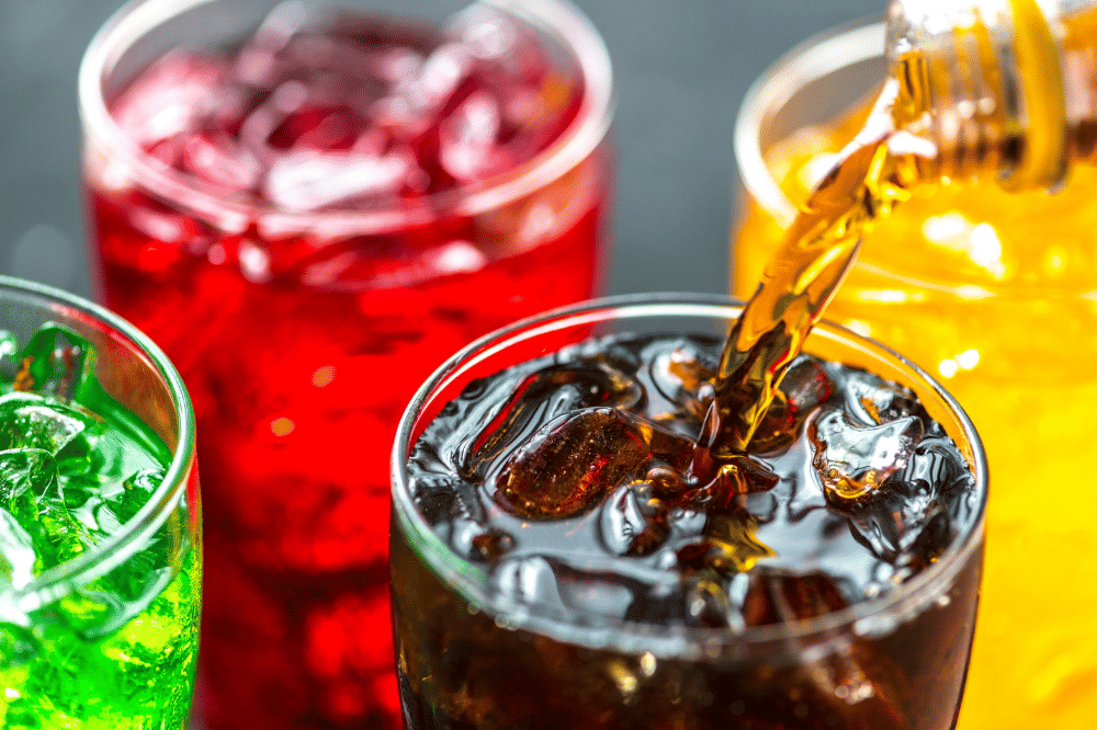 Minuman bersoda dengan berbagai warna