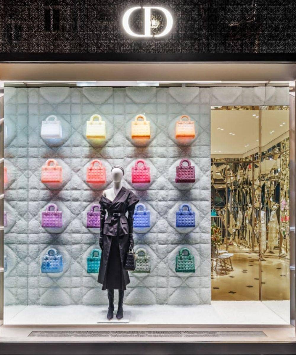 Lady Dior Jadi Kristal Asli, Hasil Kolaborasi yang Wajib Dilihat (3).jpg