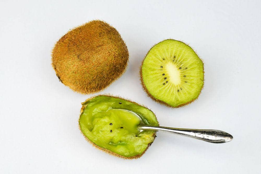 4 Cara Makan Buah Kiwi yang Benar, Bisa Langsung atau Dibuat Resep (5).jpg