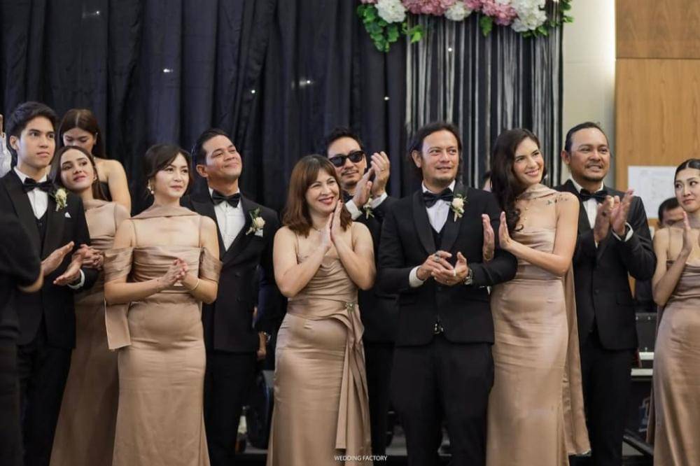 Detail Fashion Boiyen di Hari Pernikahan, Elegan Maksimal! (3).jpg