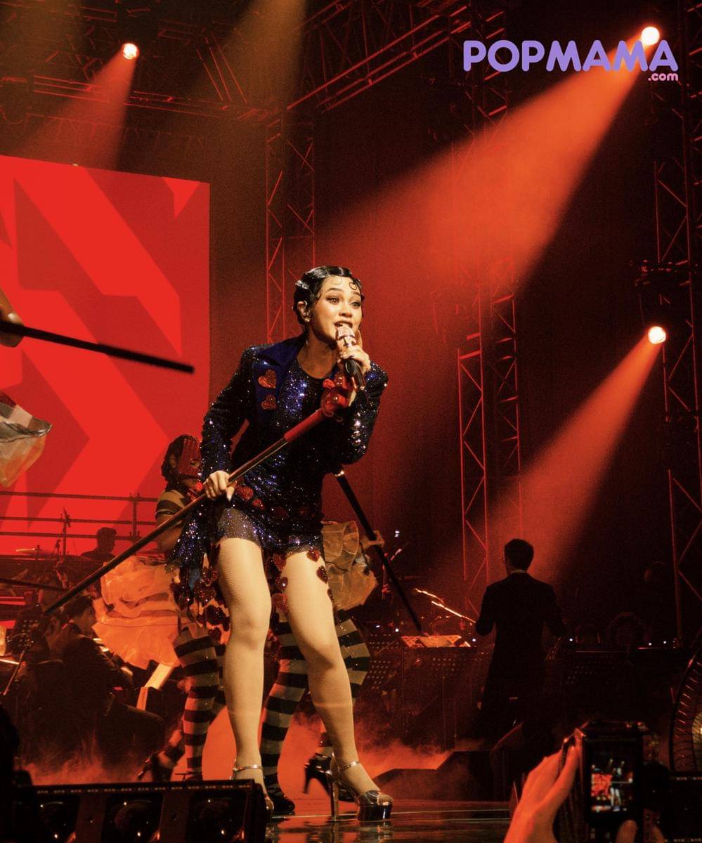 Gaya Andien saat Konser Suarasmara 6.jpg