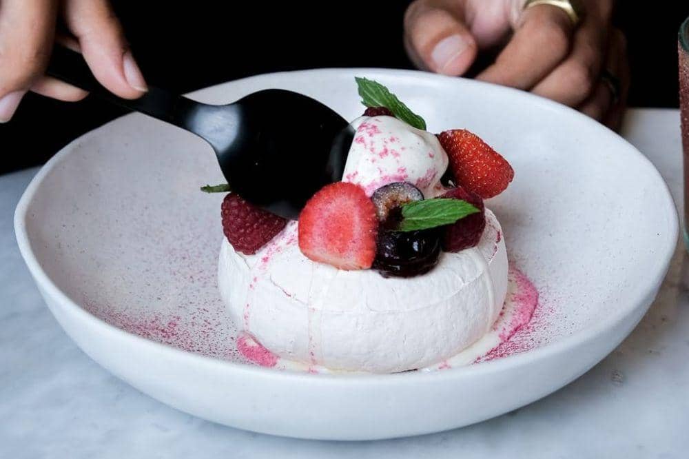 10 Tempat Brunch Terdekat di Seminyak, Bikin Liburan Makin Nikmat (7).jpg