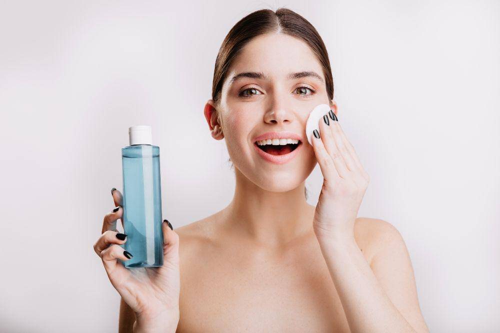 7 Urutan Skincare Pagi yang Tepat Menurut Dermatolog