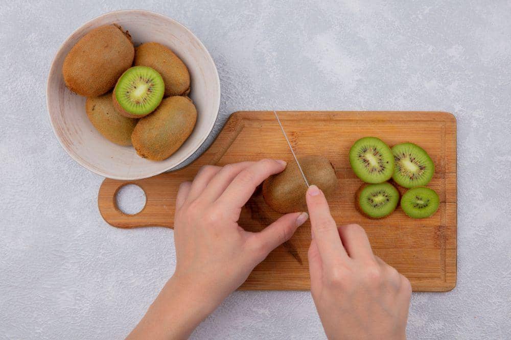 4 Cara Makan Buah Kiwi yang Benar, Bisa Langsung atau Dibuat Resep (1).jpg