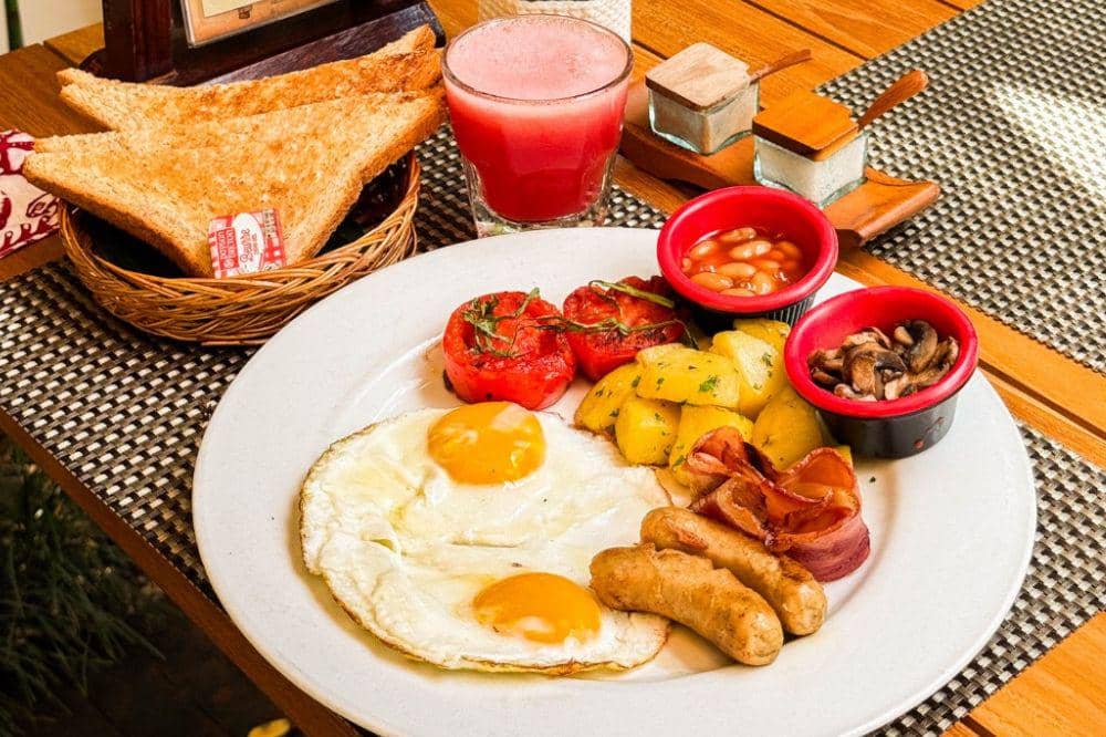 10 Tempat Brunch Terdekat di Seminyak, Bikin Liburan Makin Nikmat (8).jpg