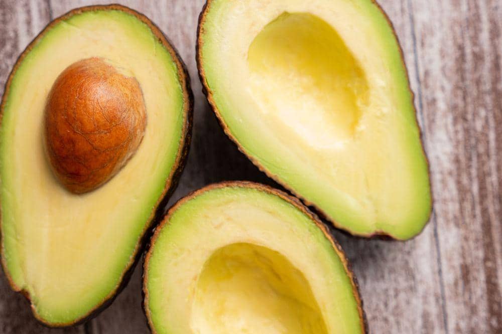 6 Cara Memilih Alpukat yang Bagus, agar Tidak Terbuang Sia-sia (3).jpg