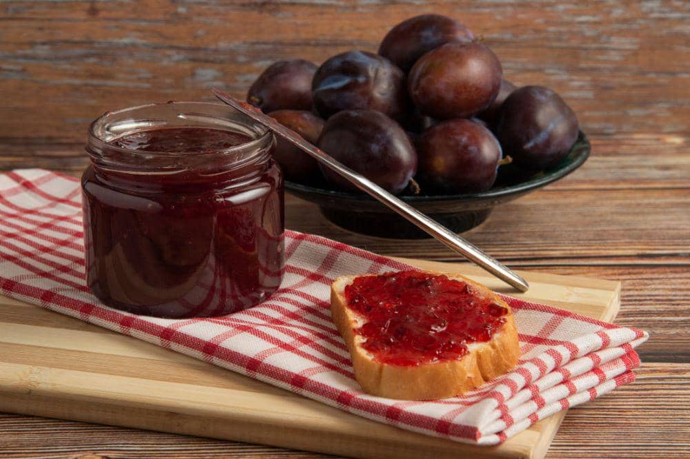 8 Cara Makan Buah Plum, Mudah Dicoba dan Penuh Manfaat (6).jpg