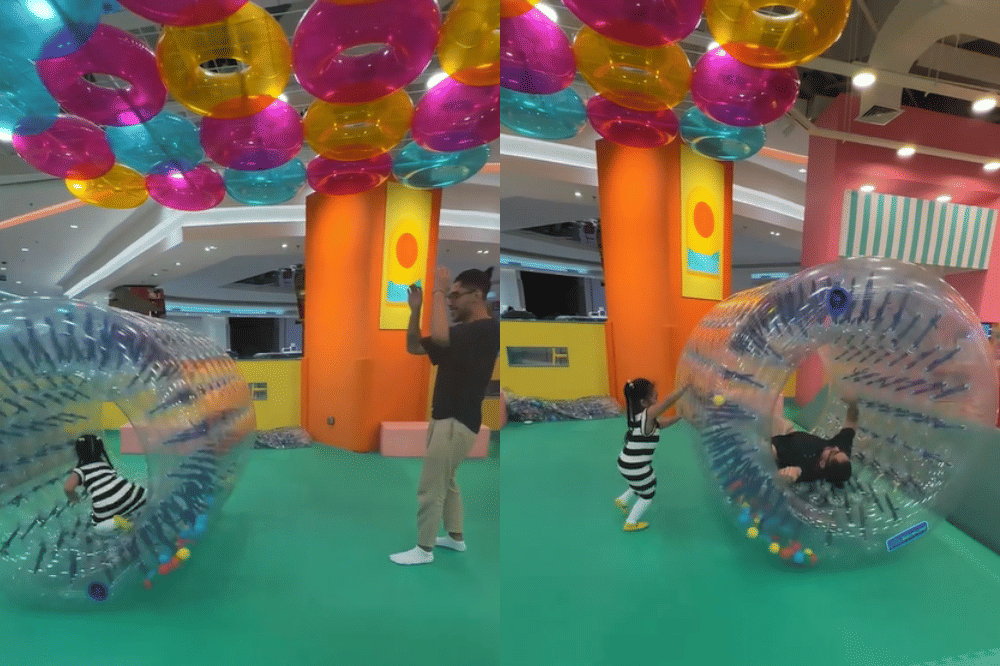 Papa Kris dan Xarena bermain di playground yang berada di mall