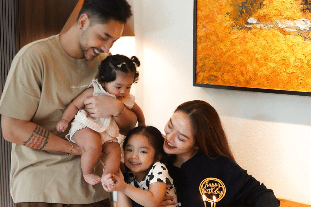 Momen Sehari Penuh Papa Kris dengan Xarena dan Xandraya