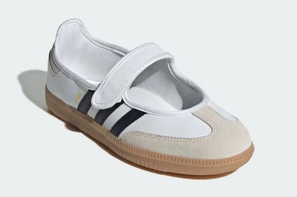Sepatu Mary Jane dengan Strap Velcro 2.jpg
