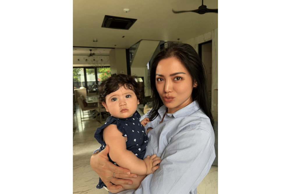 Foto Hagia Berpose Duck Face Bersama sang Mama, Jessica Iskandar 3.png