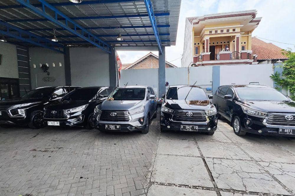 7 Rental Mobil Semarang, Pelayanan Ramah dan Cepat (2).jpg