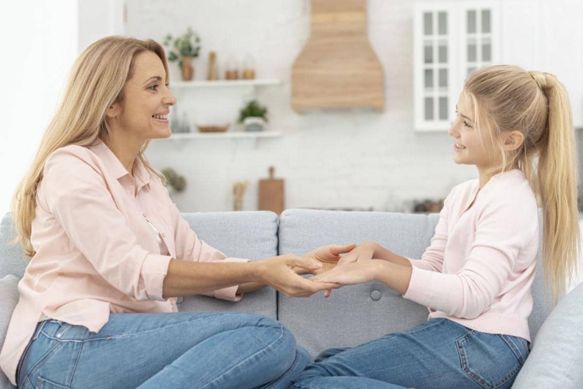 anak perempuan dan Mama