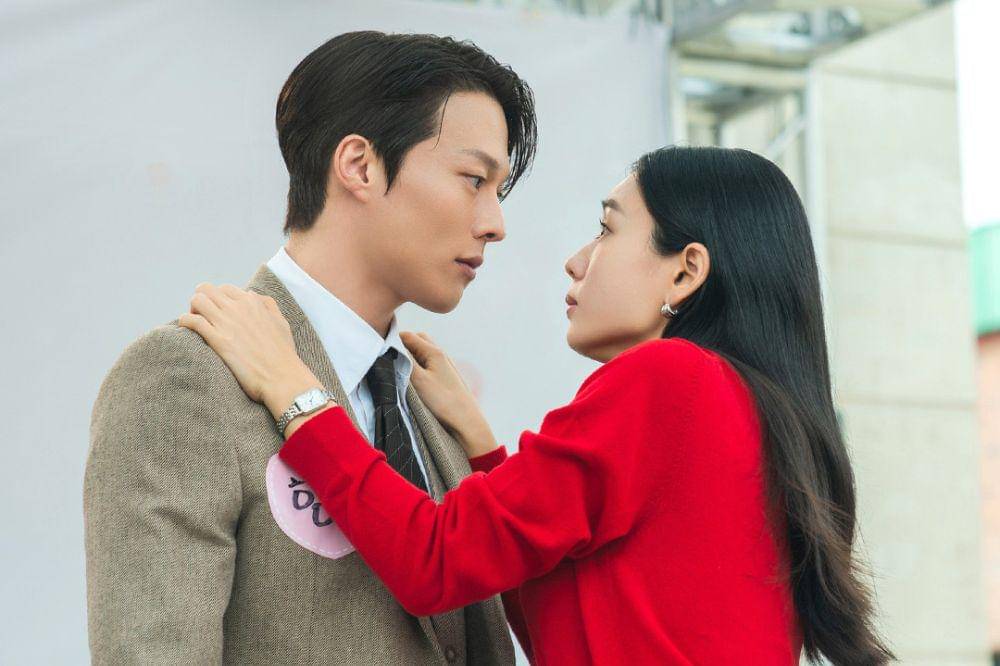 6 Fakta dan Sinopsis Drama Korea Dynamite Kiss
