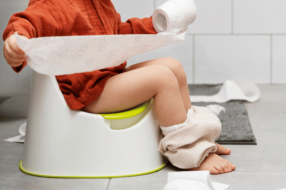 5 Cara Mengatasi Anak yang Menolak Potty Training