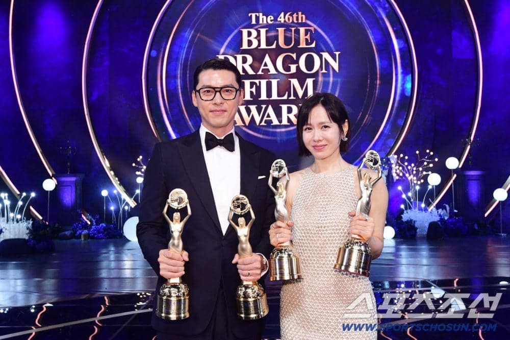 Gaya Hyun Bin dan Son Ye Jin di Blue Dragon Awards 2025