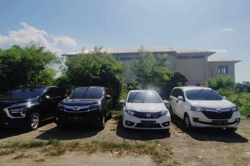 6 Rental Mobil Cirebon, Bisa Sekaligus Paket Wisata (6).jpg