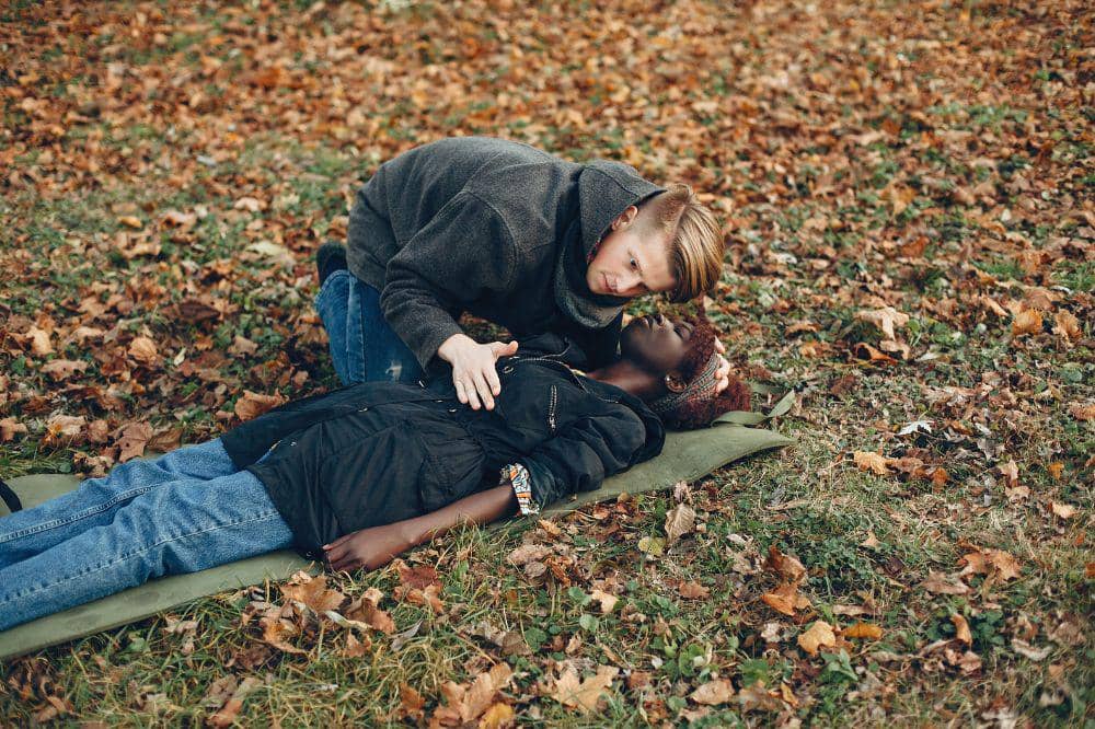 6 Langkah Pertolongan Pertama Jika Bertemu Orang Pingsan (1).jpg