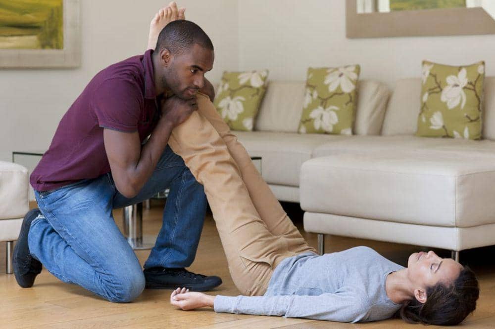 6 Langkah Pertolongan Pertama Jika Bertemu Orang Pingsan (2).jpg