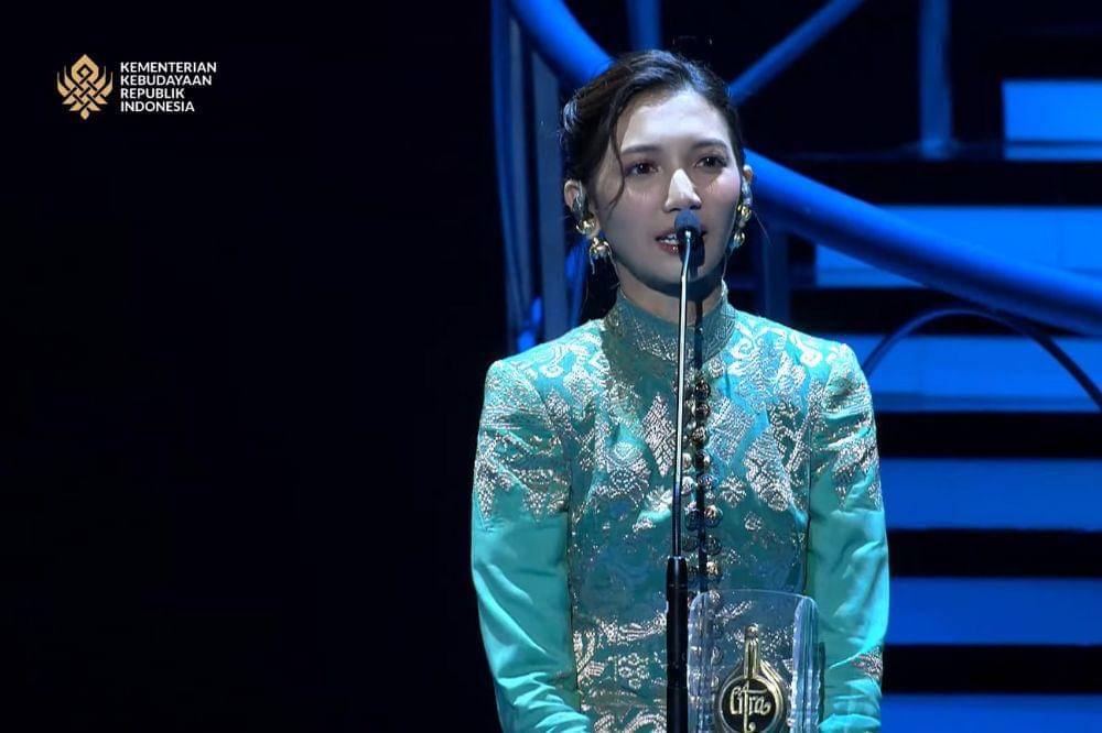 Sheila Dara Menang Piala Citra FFI 2025, Vidi Aldiano Langsung Menangis