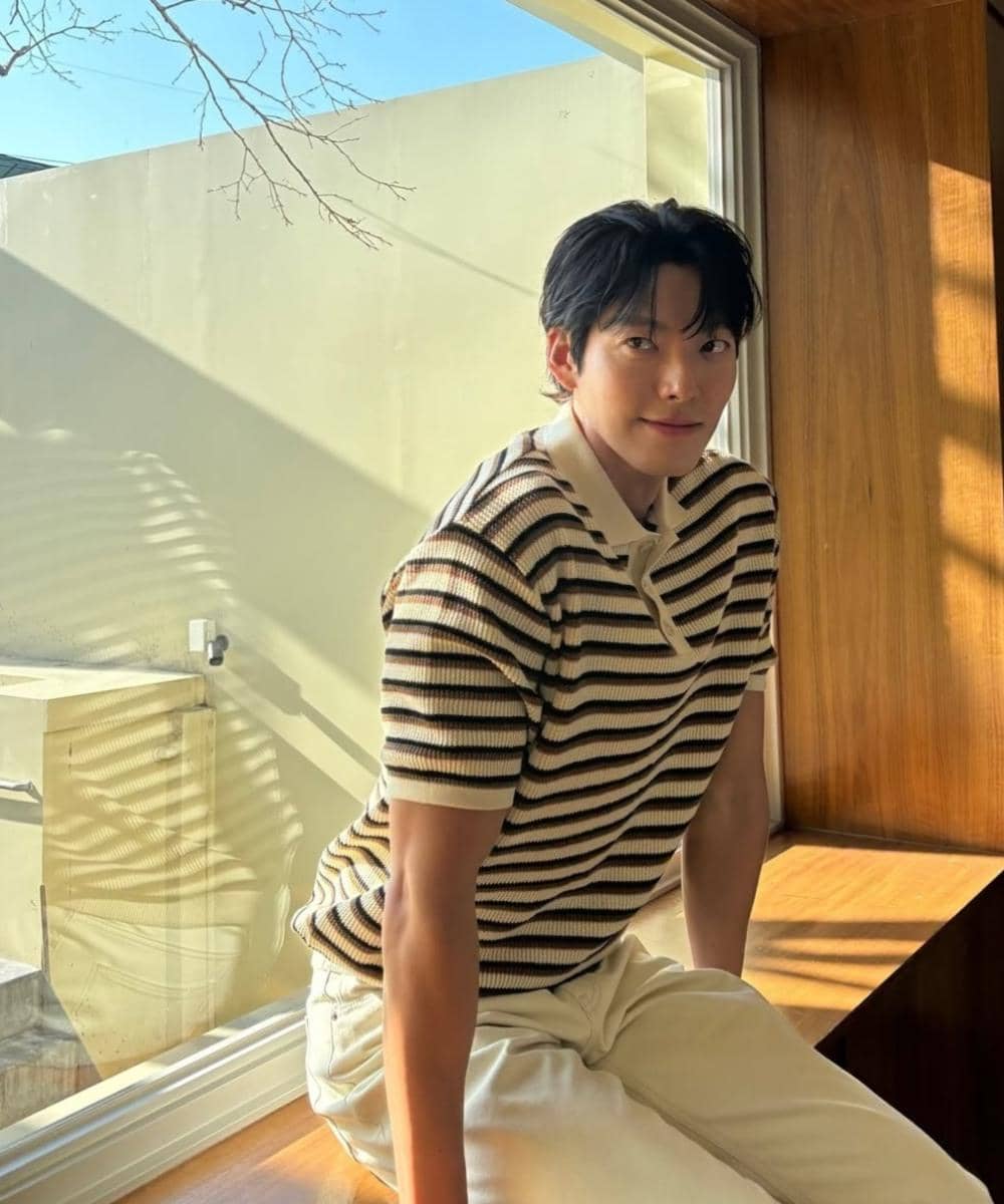 Lihat 7 Gaya Kim Woo Bin yang Bisa Jadi Inspirasi Outfit Papa