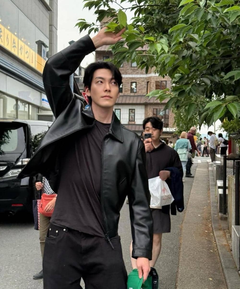 Lihat 7 Gaya Kim Woo Bin yang Bisa Jadi Inspirasi Outfit Papa