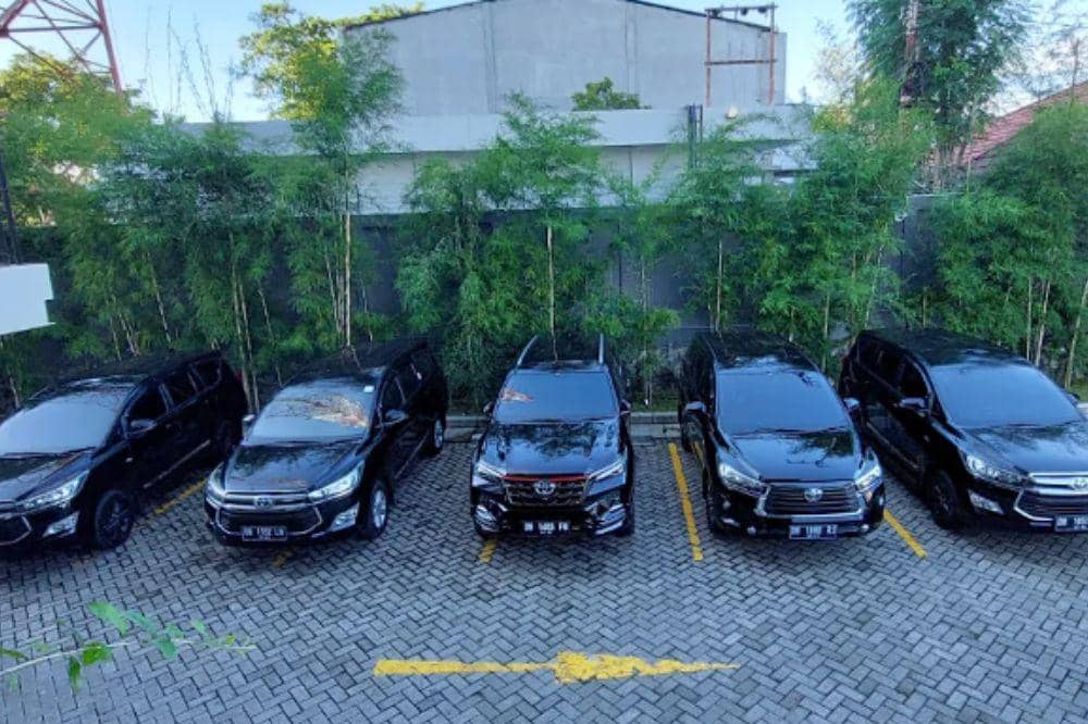 5 Rental Mobil Manado, Perjalanan Jadi Lebih Cepat Dan Efisien!