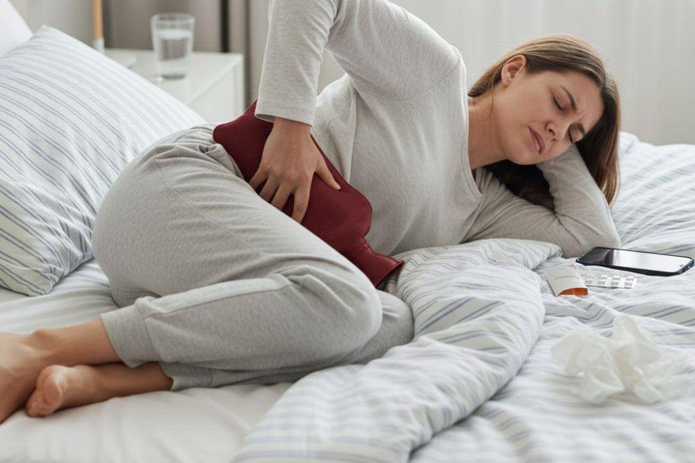 Cara Meredakan Nyeri Pinggang saat Menstruasi yang Efektif dan Aman